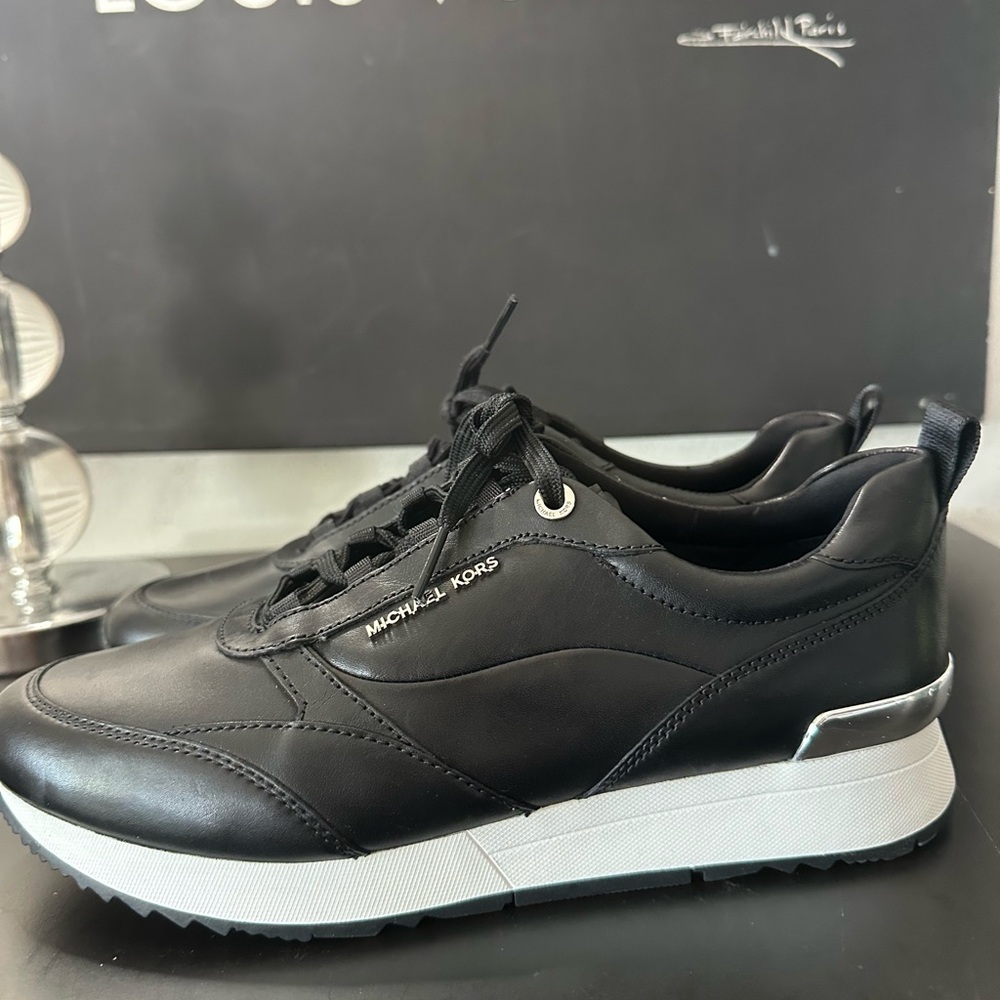 🆕Michael Kors Allie Stride Leather Sneakers - Picture 7 of 15